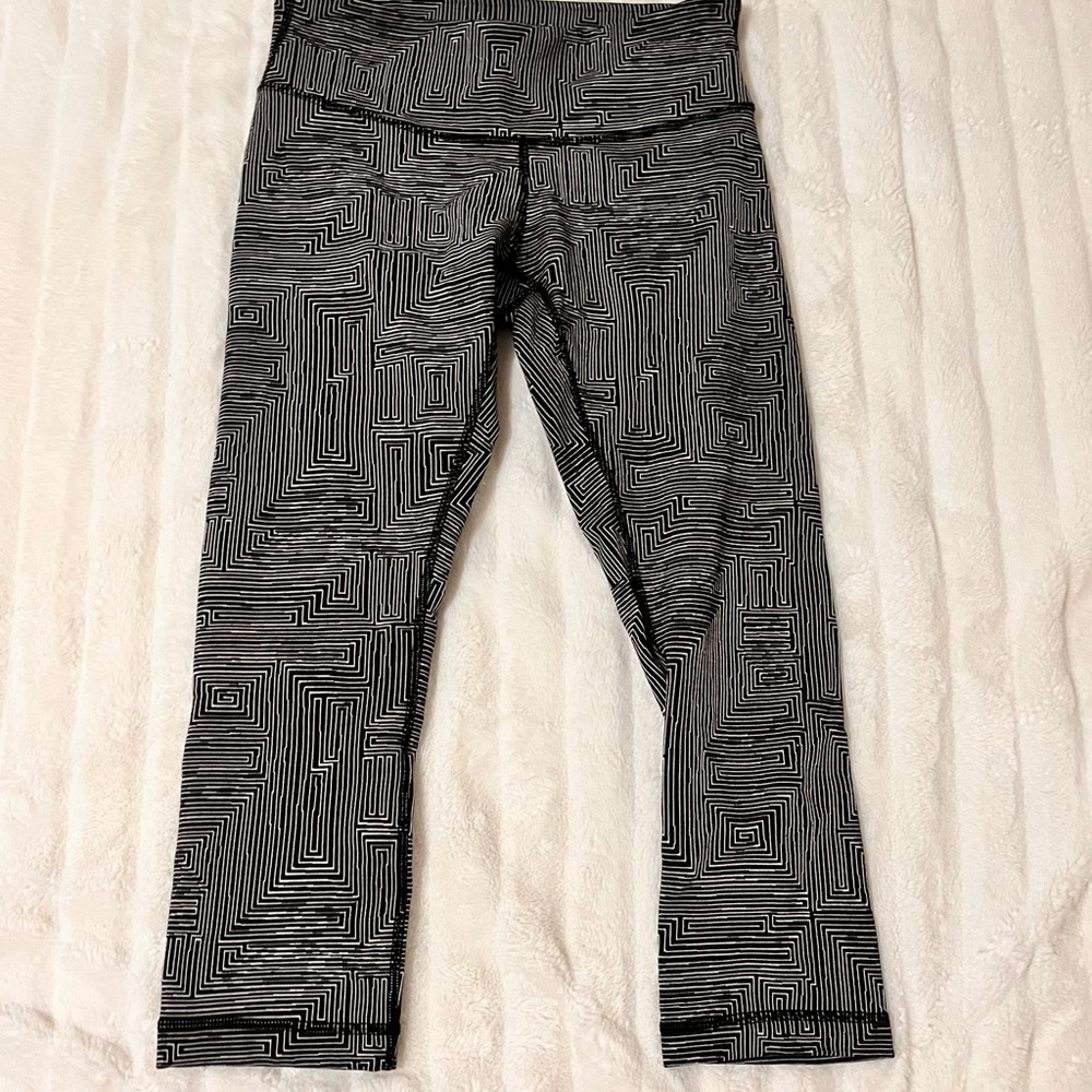 Size 2 lululemon align cropped leggings